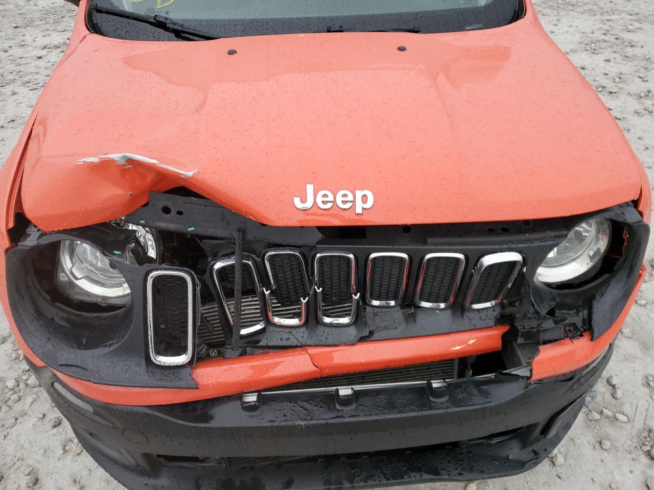 2018 Jeep Renegade - Image 12