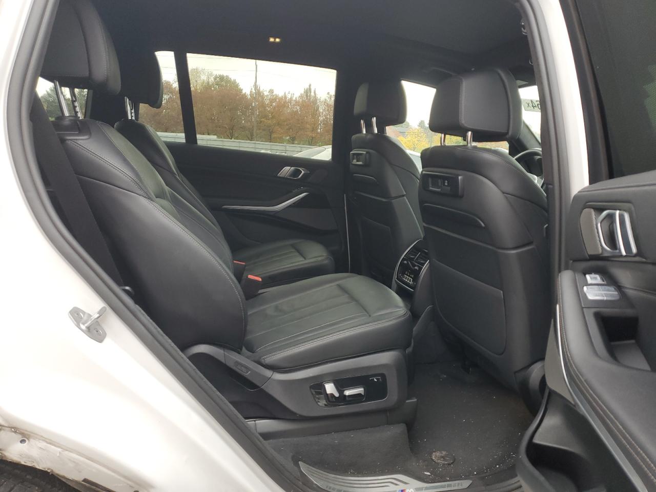 2021 BMW X7 - Image 10