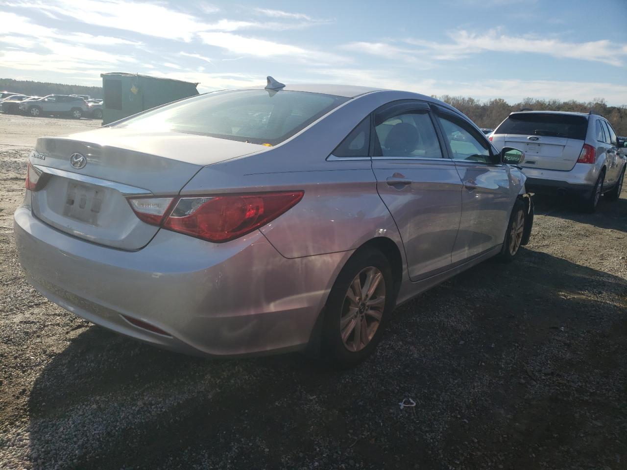 2011 Hyundai Sonata - Image 3