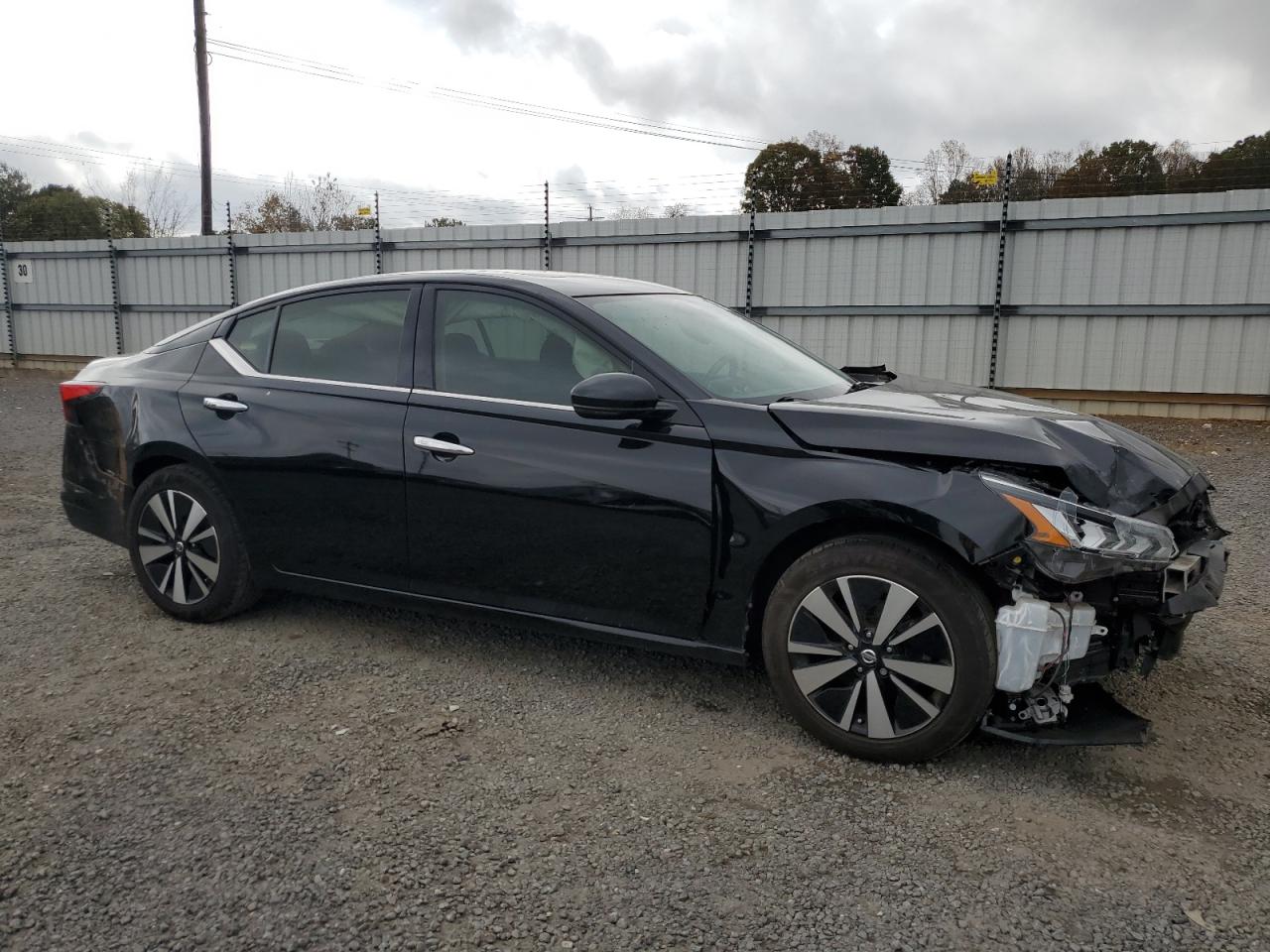 2019 Nissan Altima - Image 4