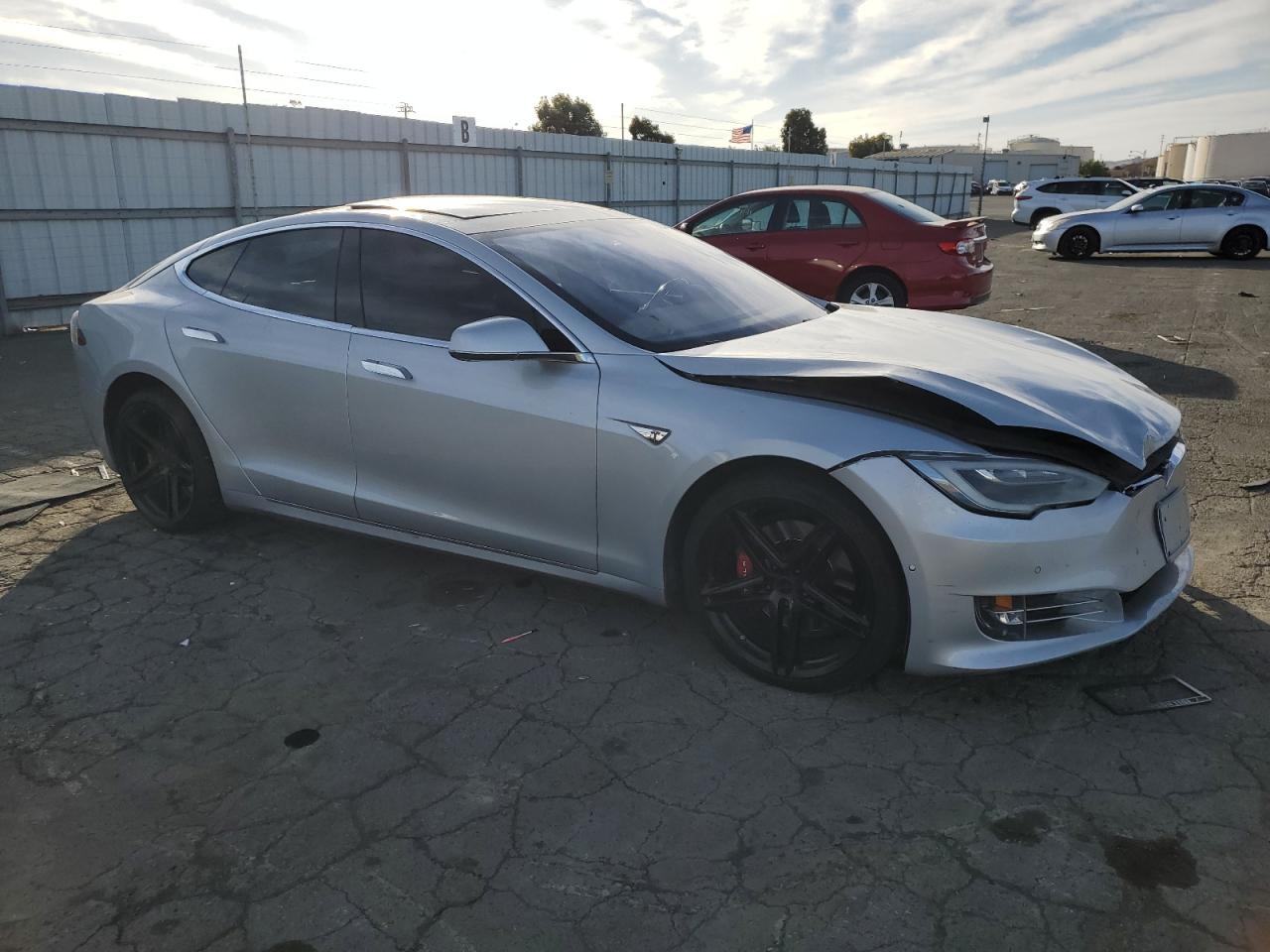 VIN 5YJSA1E26GF160823 2016 TESLA MODEL S no.4