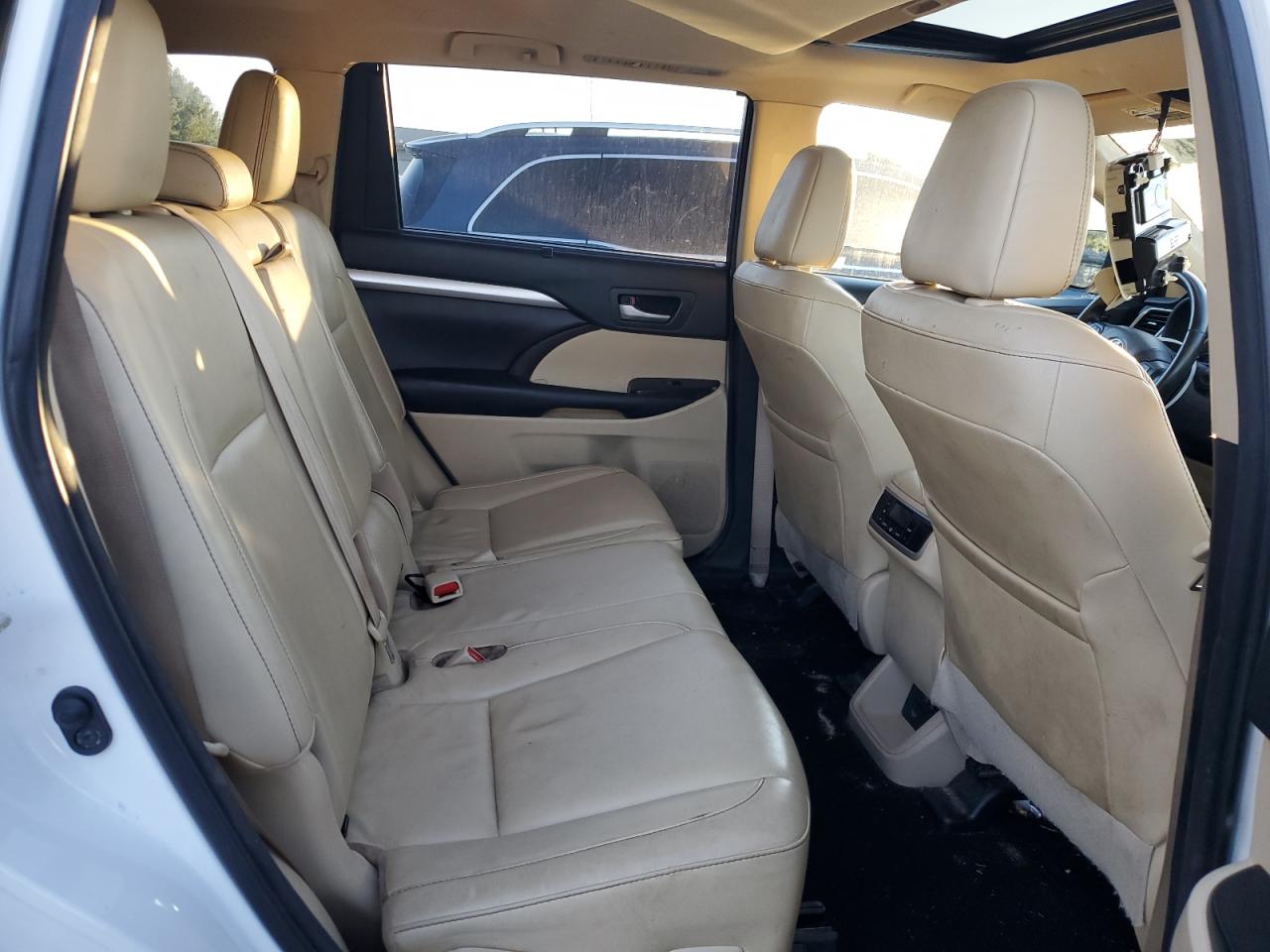 2018 Toyota Highlander - Image 11