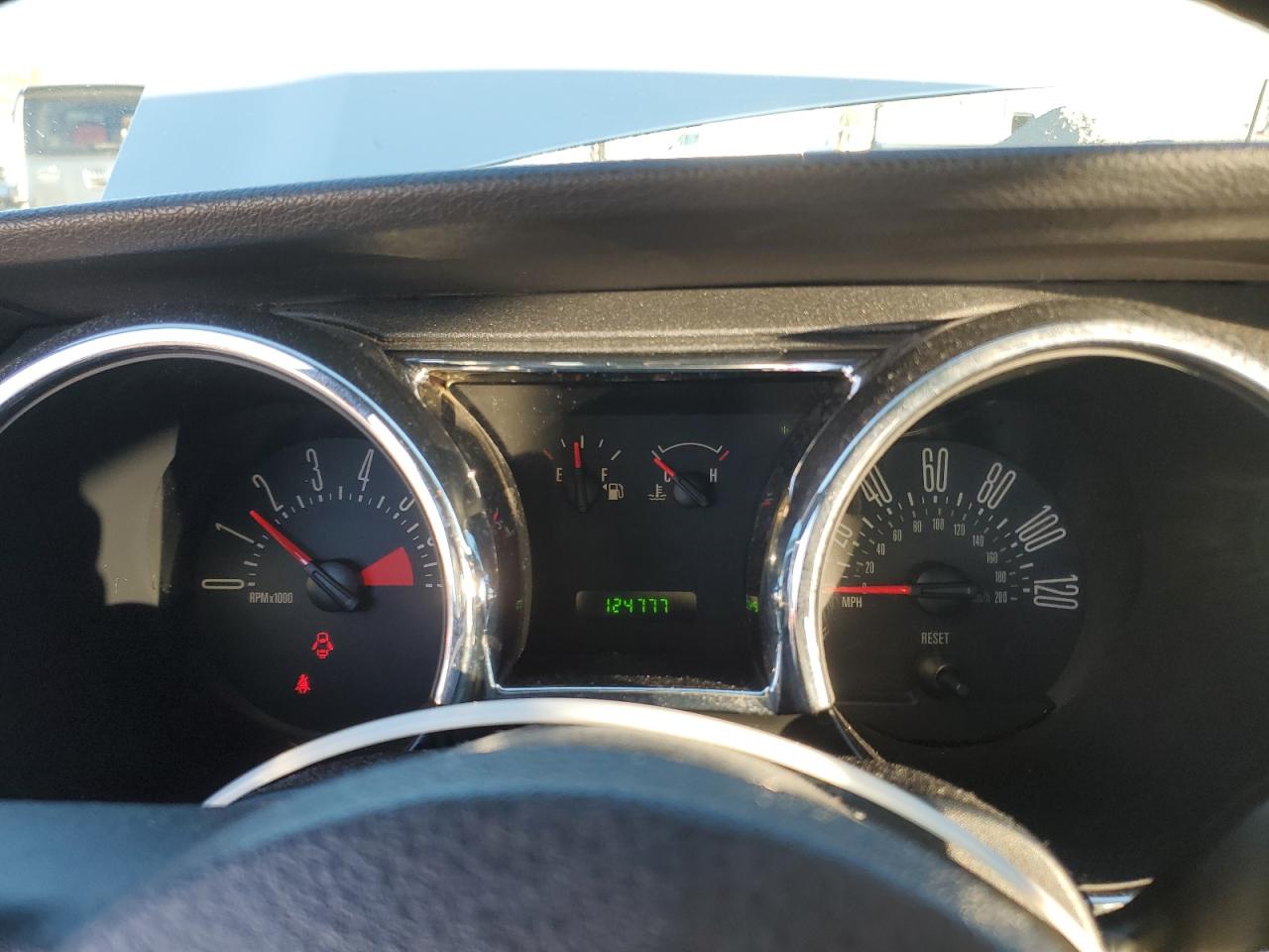 2007 Ford Mustang - Image 9