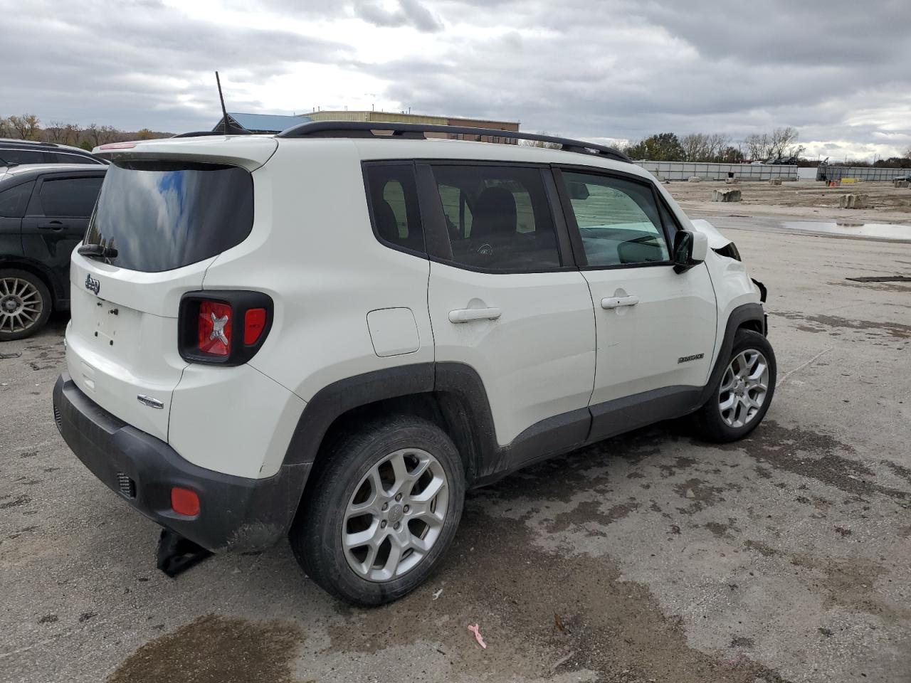 2018 Jeep Renegade - Image 3
