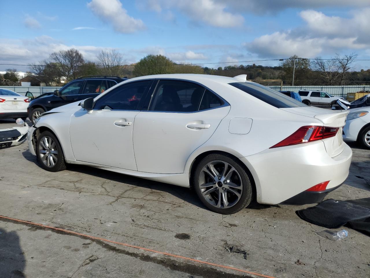 2016 Lexus IS - Image 2