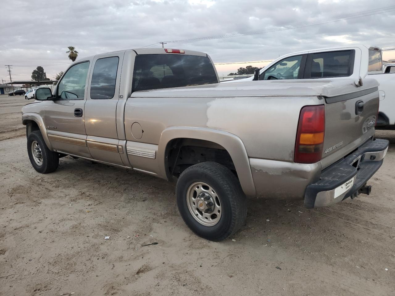 2002 Chevrolet Silverado C2500 Heavy Duty VIN: 1GCHC29U52E268267 Lot: 80778864