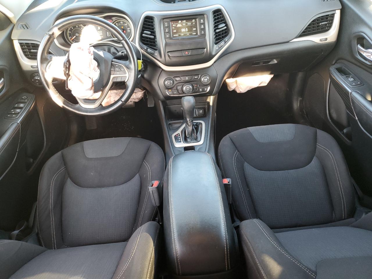 2017 Jeep Grand Cherokee - Image 8