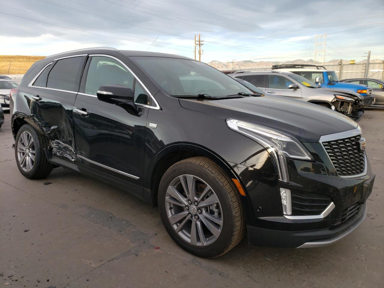 VIN 1GYKNDRS5MZ150798 2021 CADILLAC XT5 no.4