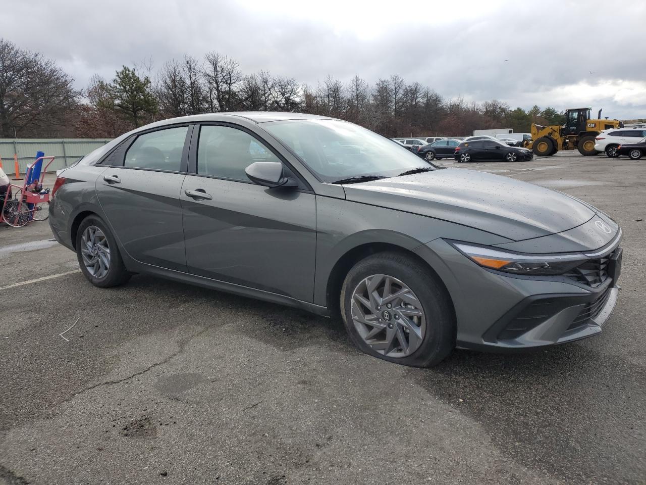 2024 Hyundai Elantra - Image 4