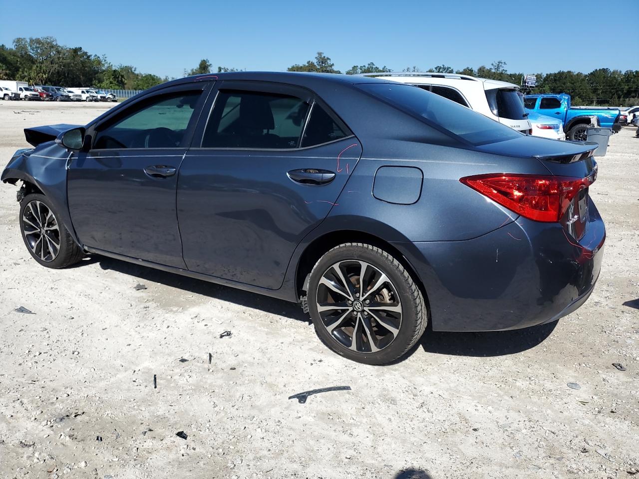 VIN 5YFBURHE4JP812958 2018 TOYOTA COROLLA no.2