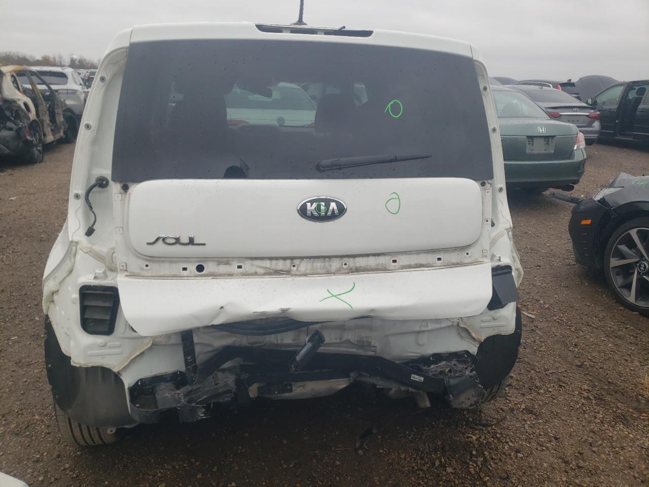 VIN KNDJN2A29J7563400 2018 KIA SOUL no.6