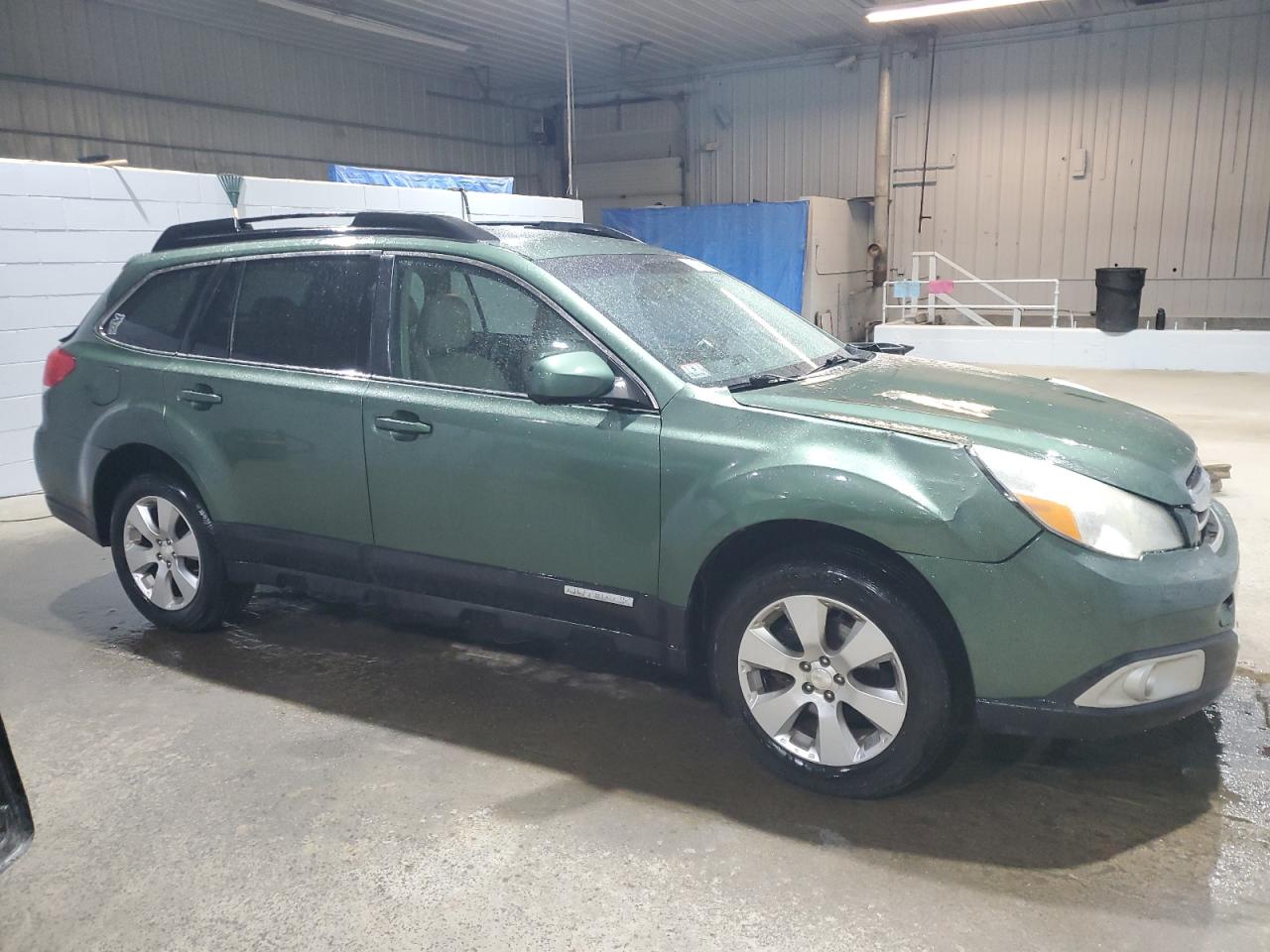 2010 Subaru Outback - Image 4