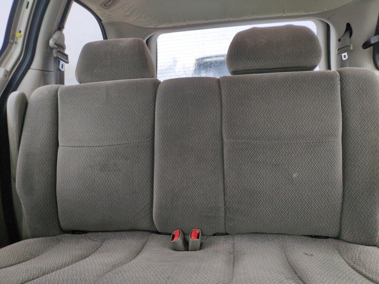 2005 Chrysler Town & Country - Image 10