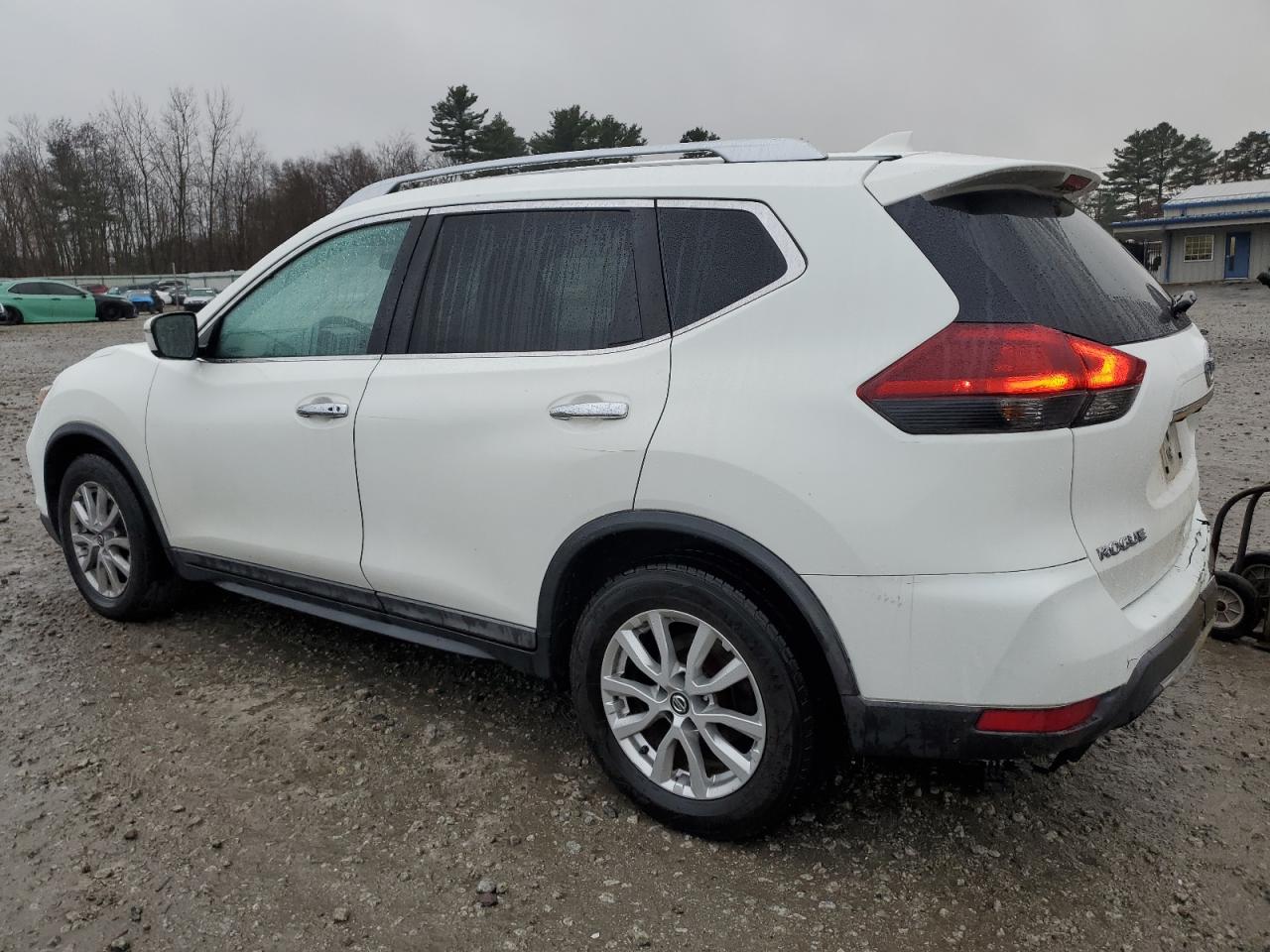2018 Nissan Rogue - Image 2