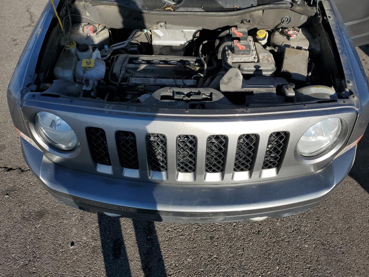 2013 Jeep Liberty (Patriot) - Image 12