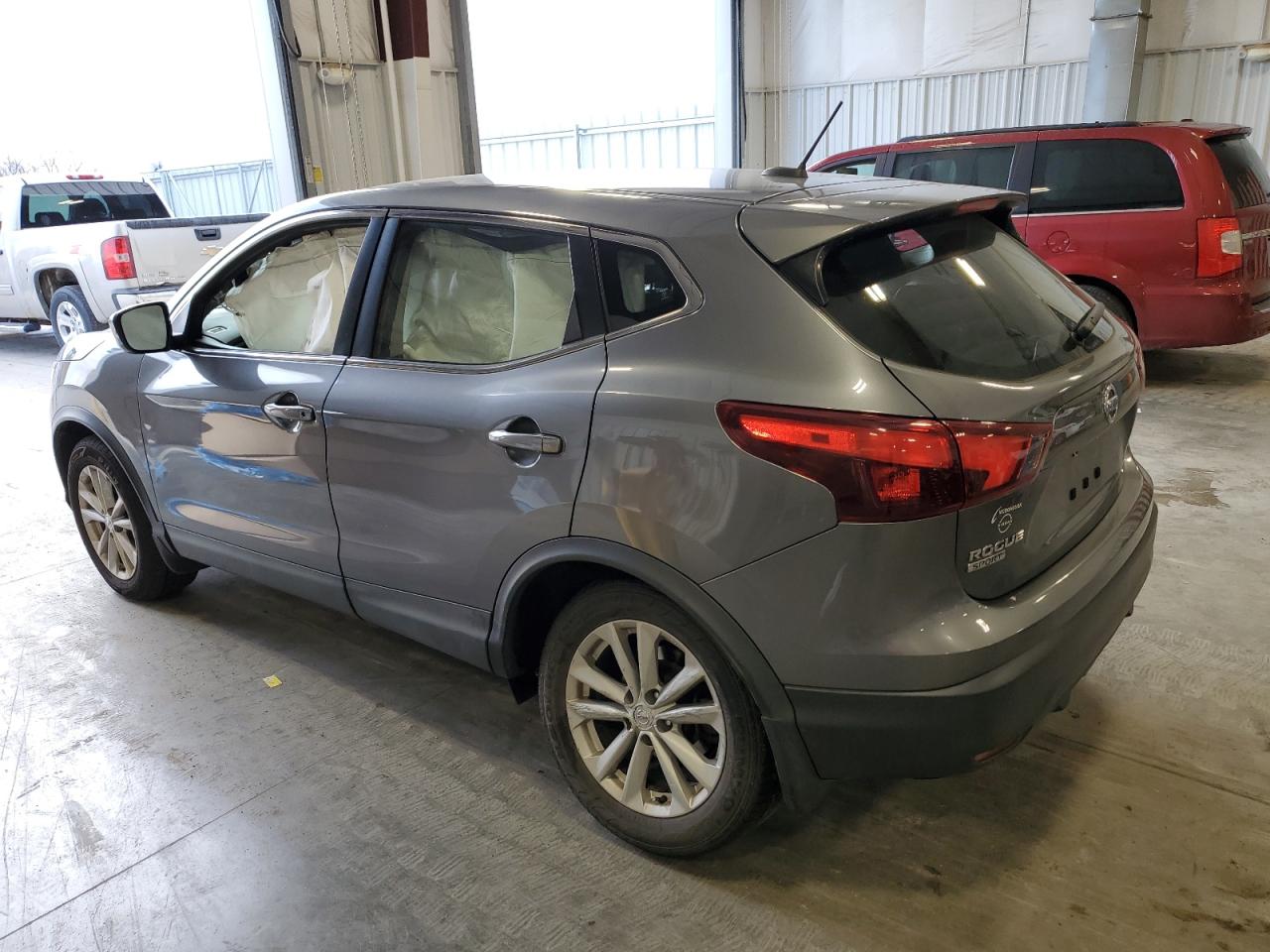 2018 Nissan Rogue - Image 2