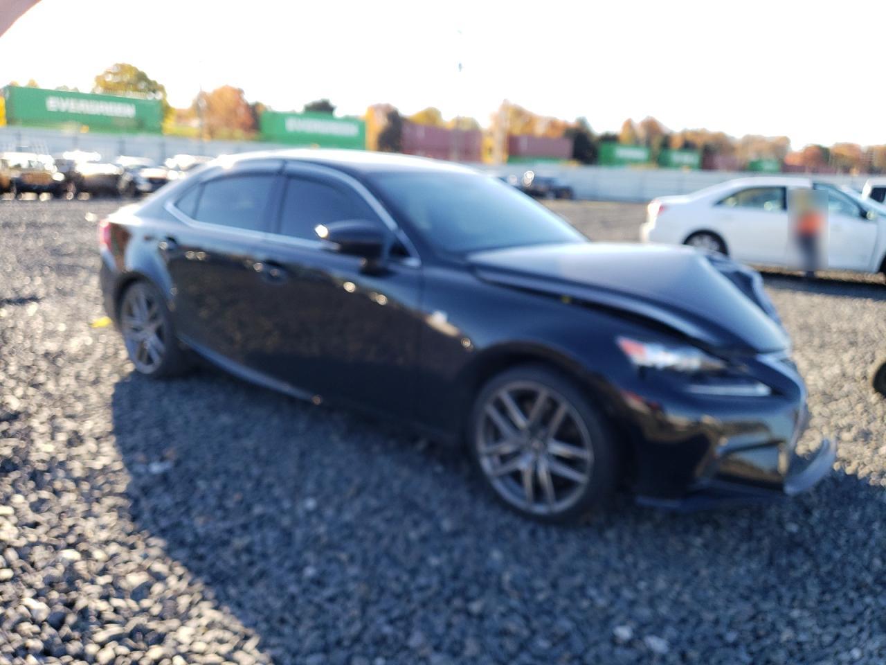 2016 Lexus IS - Image 5