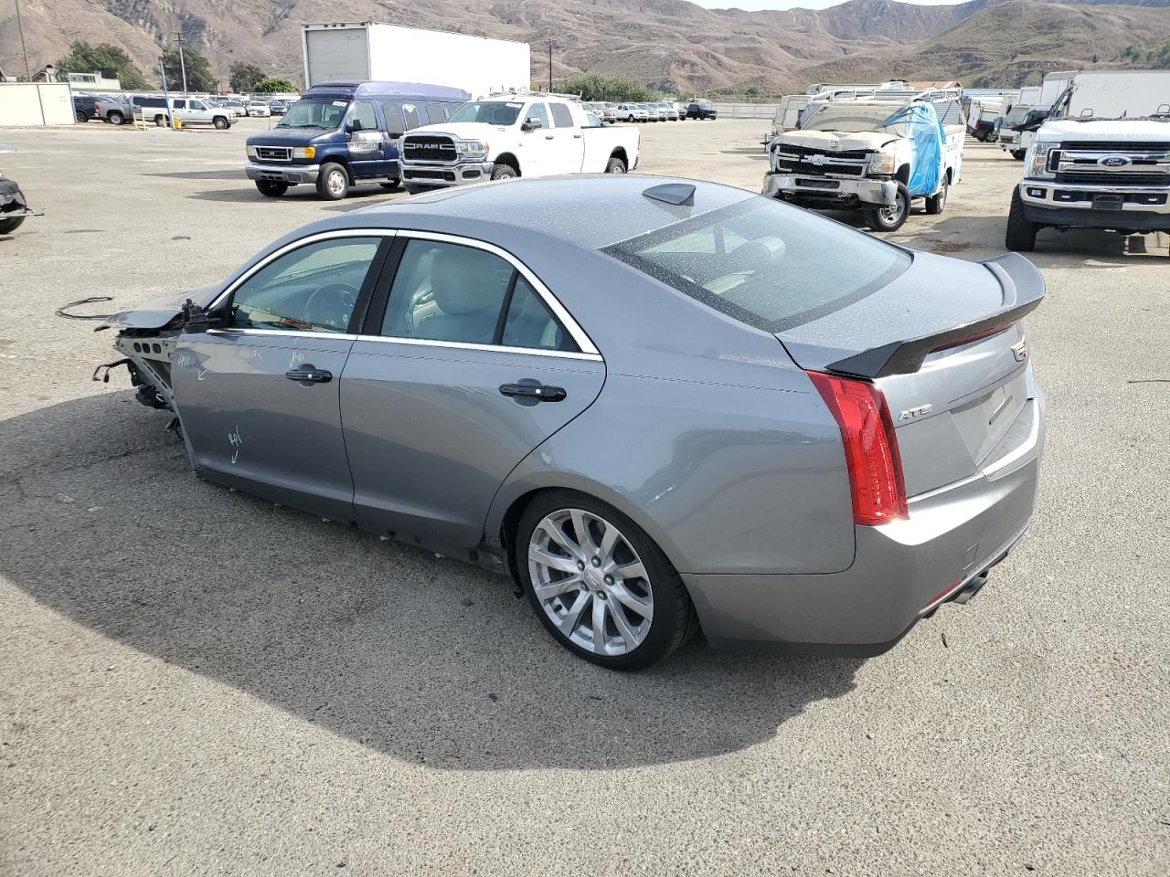 VIN 1G6AA5RX9J0116607 2018 CADILLAC ATS no.2