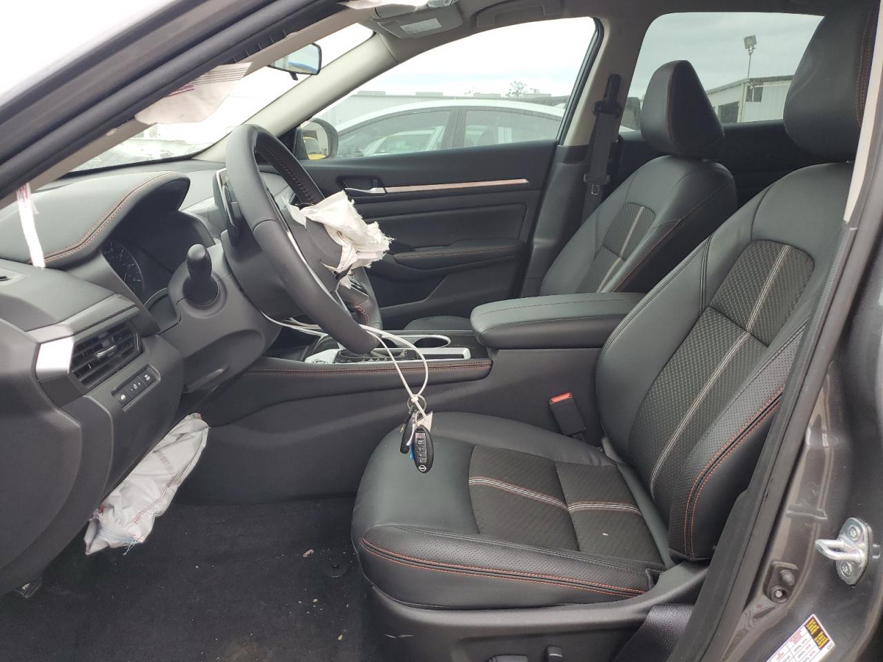 2024 Nissan Altima - Image 7
