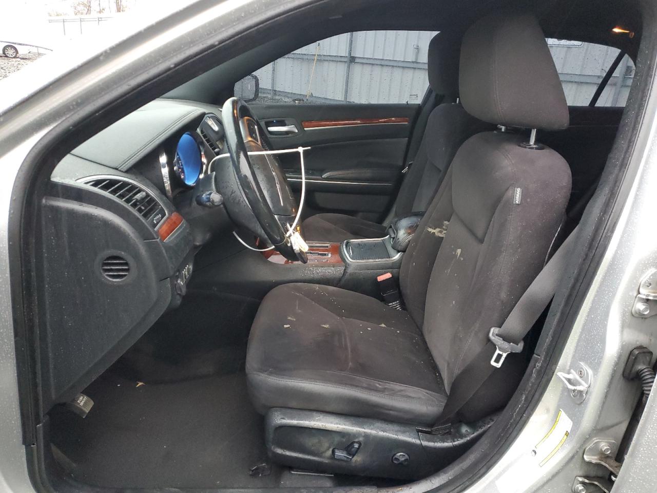 2012 Chrysler 300 - Image 7
