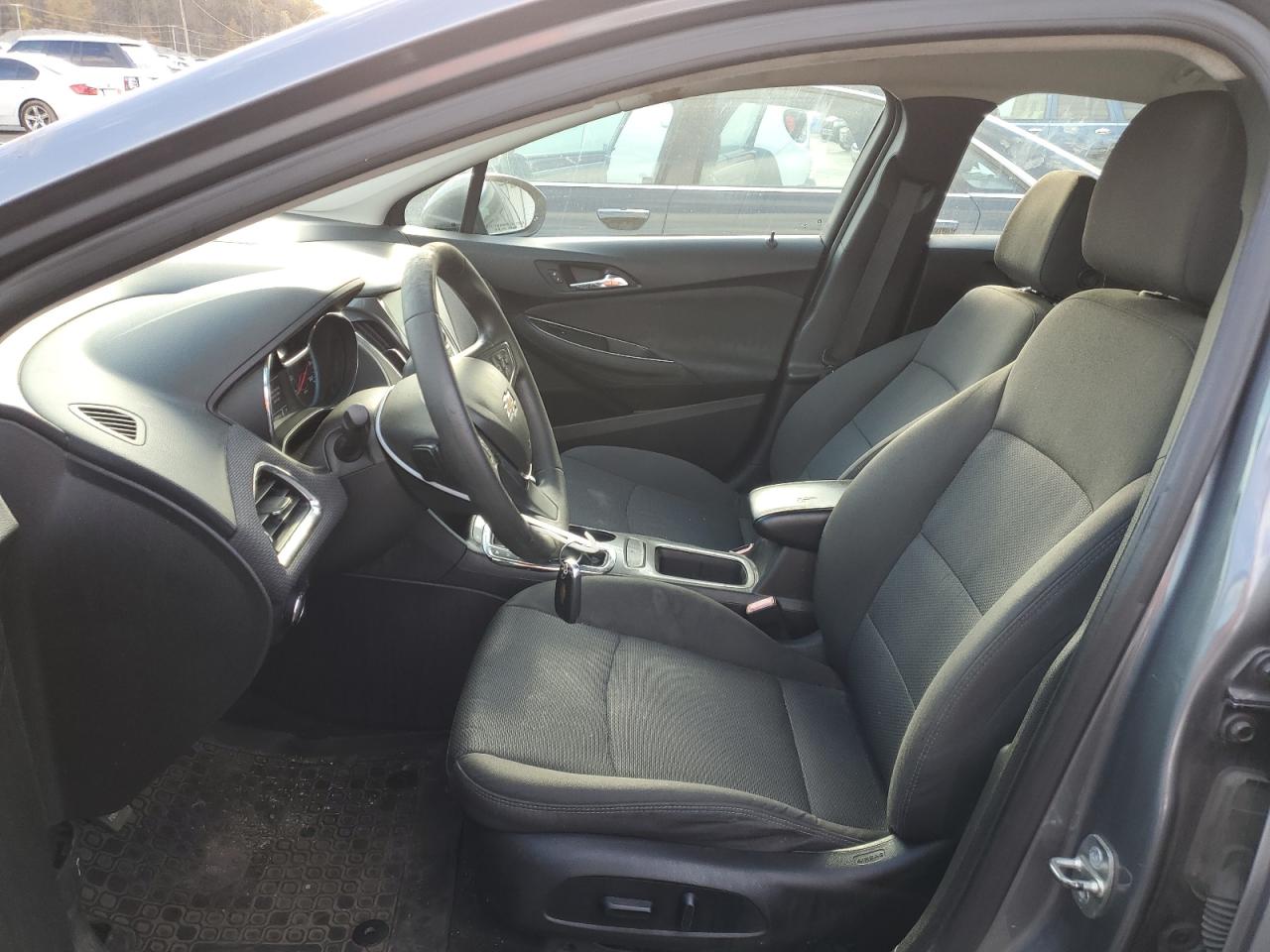 2018 Chevrolet Cruze - Image 7