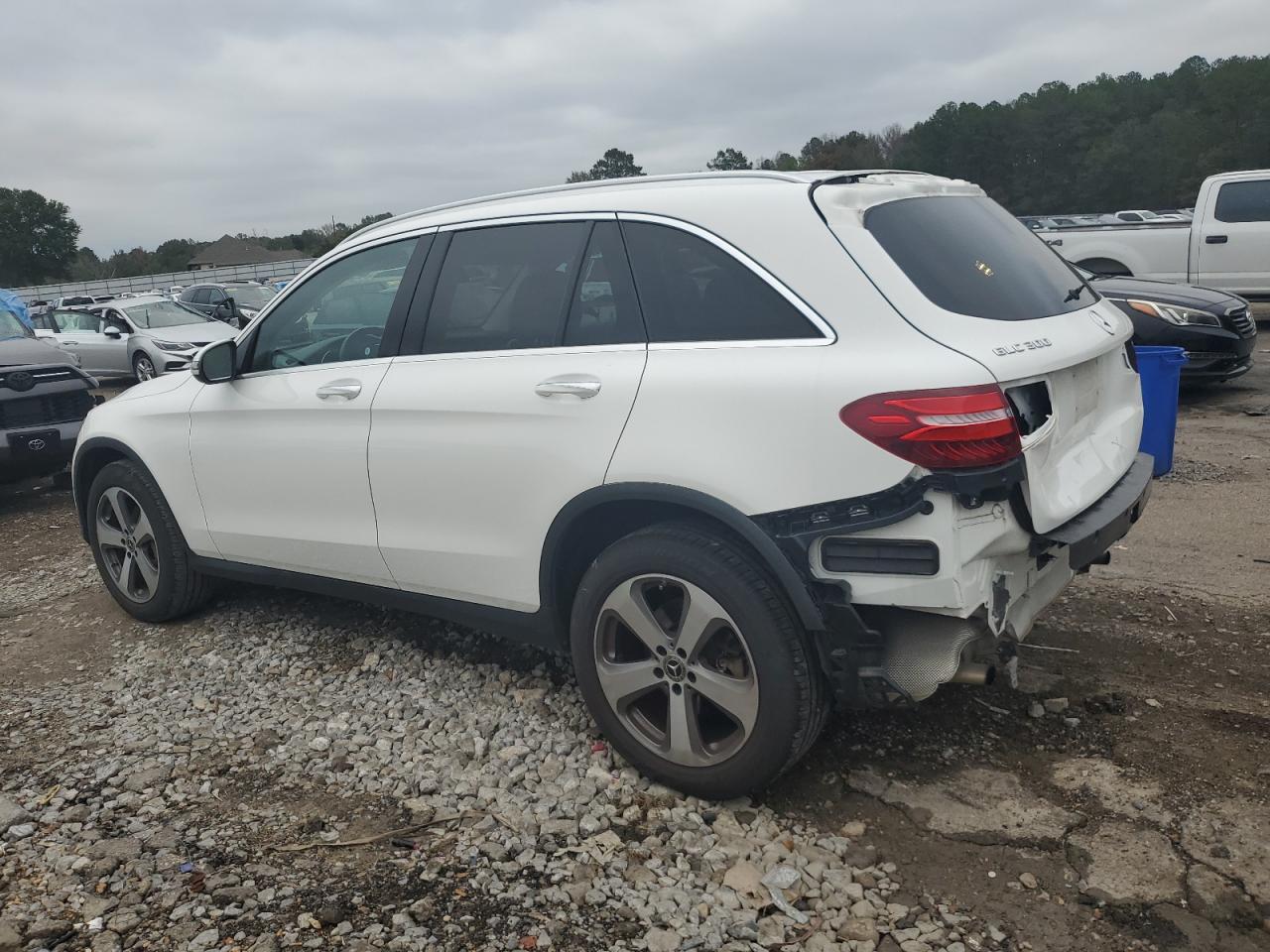 VIN WDC0G4JB0HV013455 2017 MERCEDES-BENZ GLC-CLASS no.2