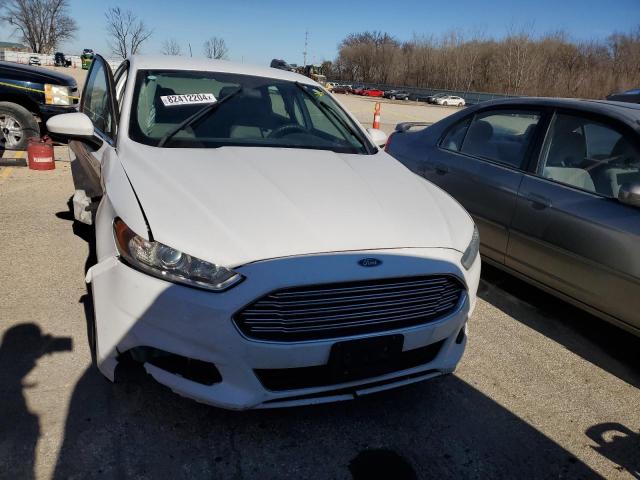 Седаны FORD FUSION 2016 Белы