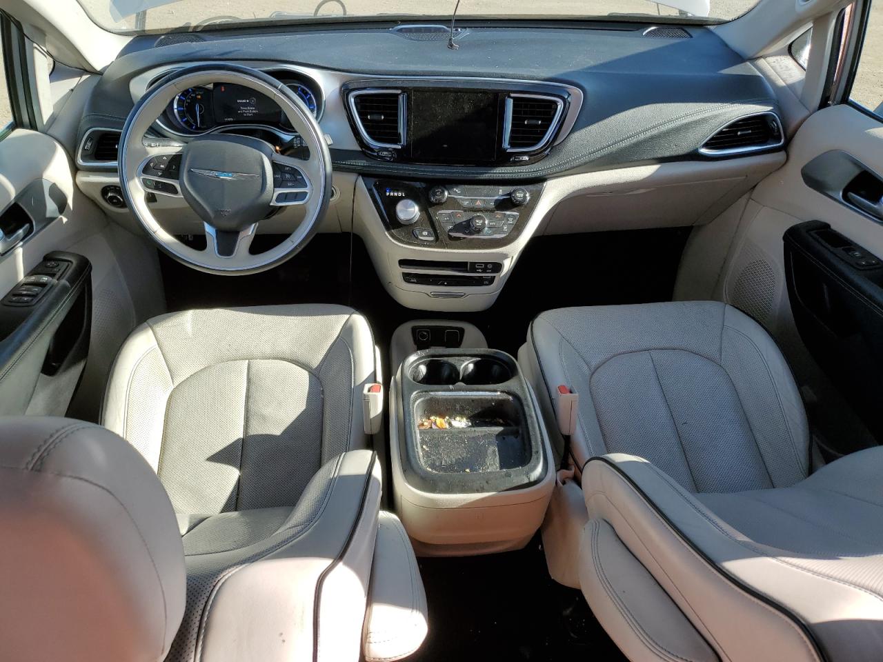2017 Chrysler Pacifica - Image 8