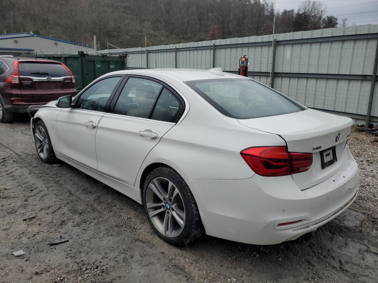 VIN WBA8D9G53HNU60472 2017 BMW 3 SERIES no.2