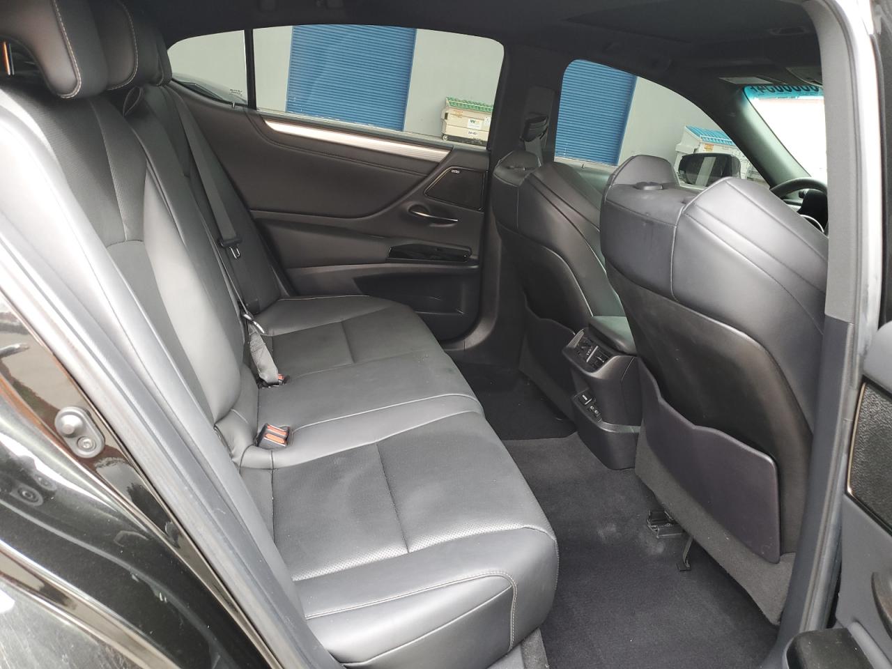 2023 Lexus ES - Image 10