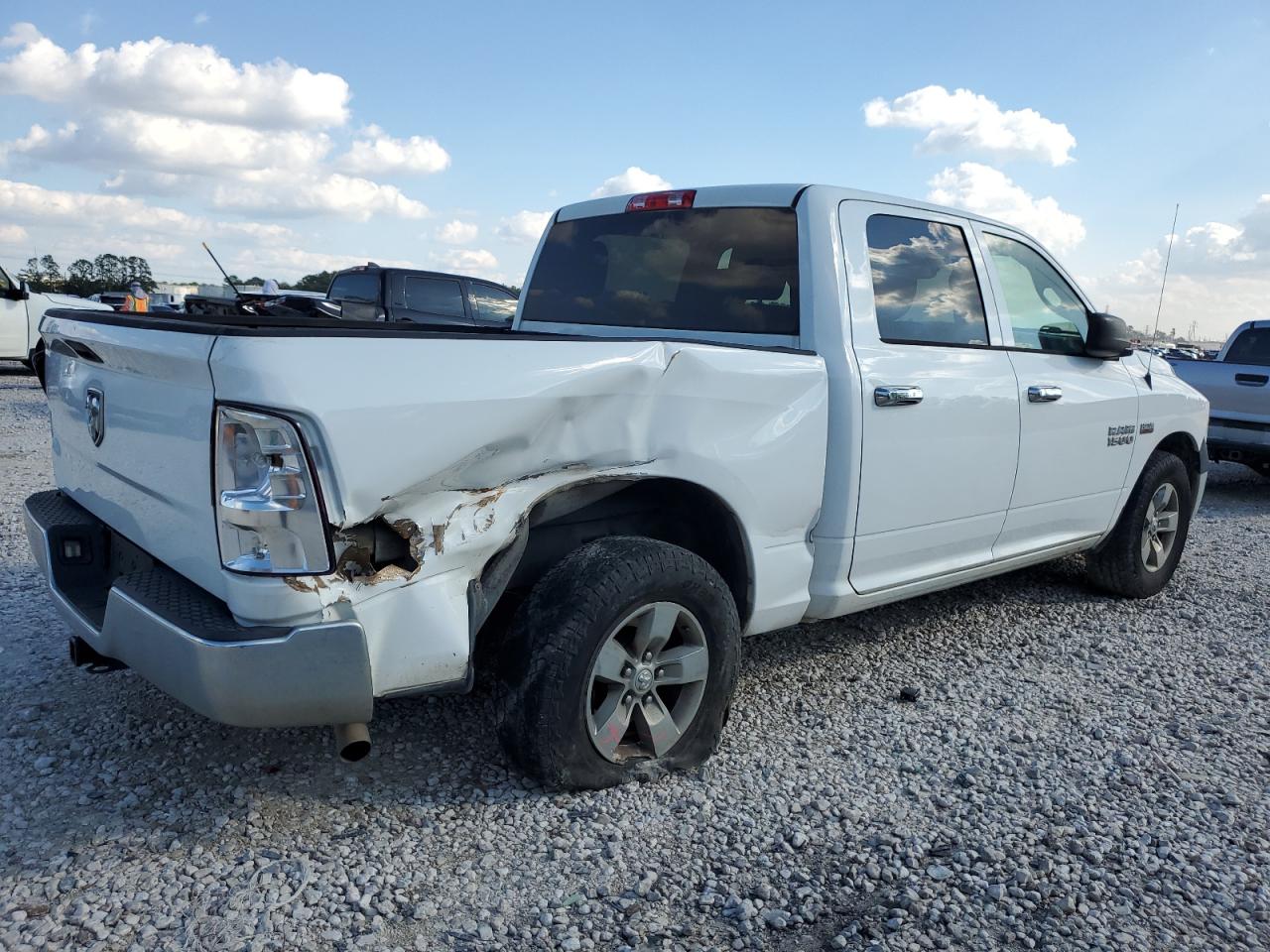 2016 RAM 1500 - Image 3