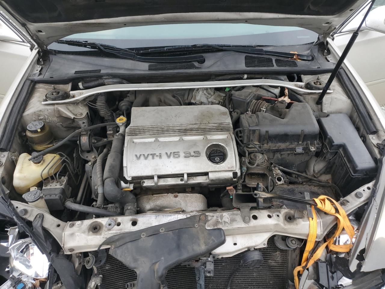 2005 Lexus ES - Image 12