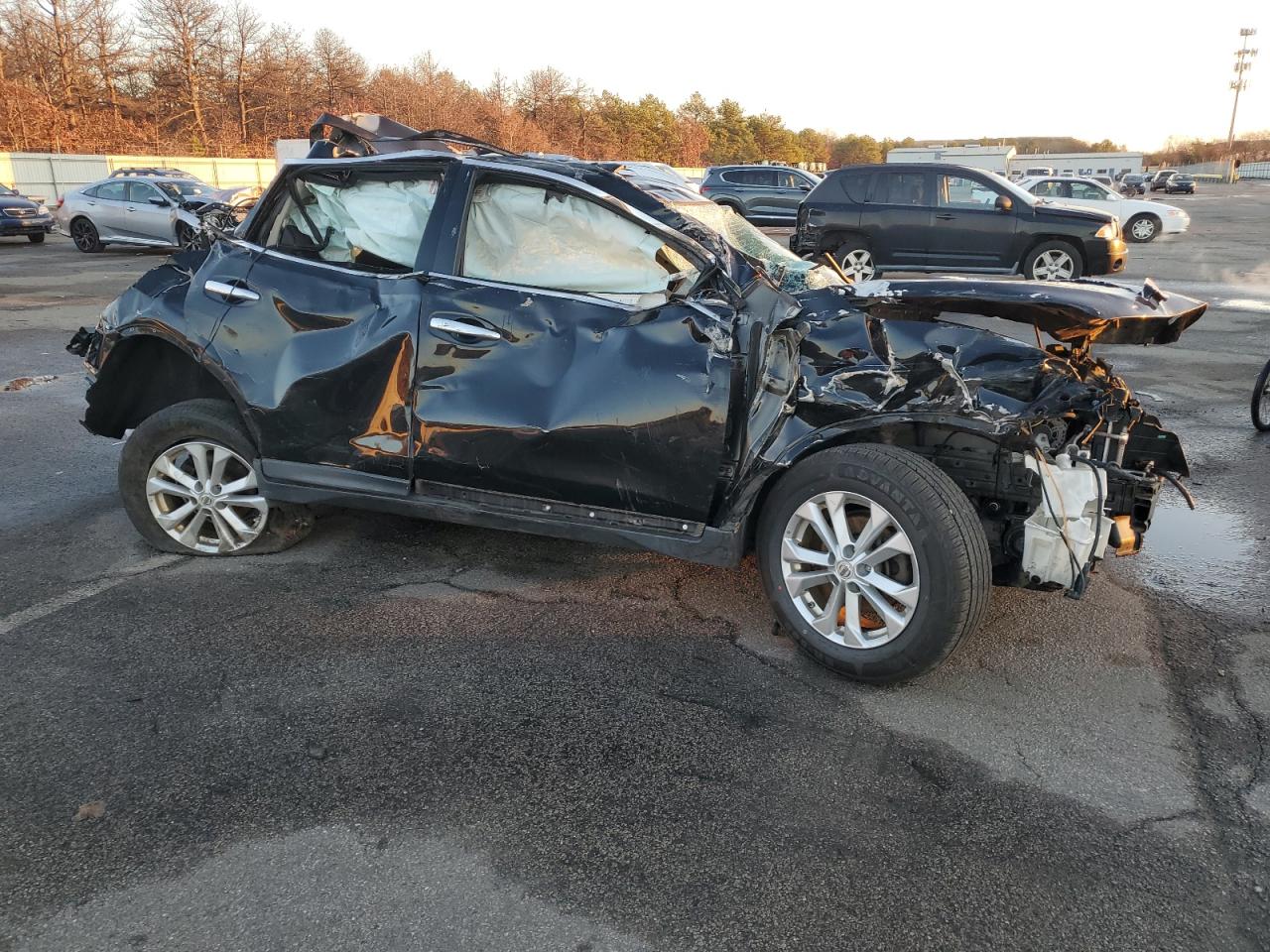 2015 Nissan Rogue - Image 4