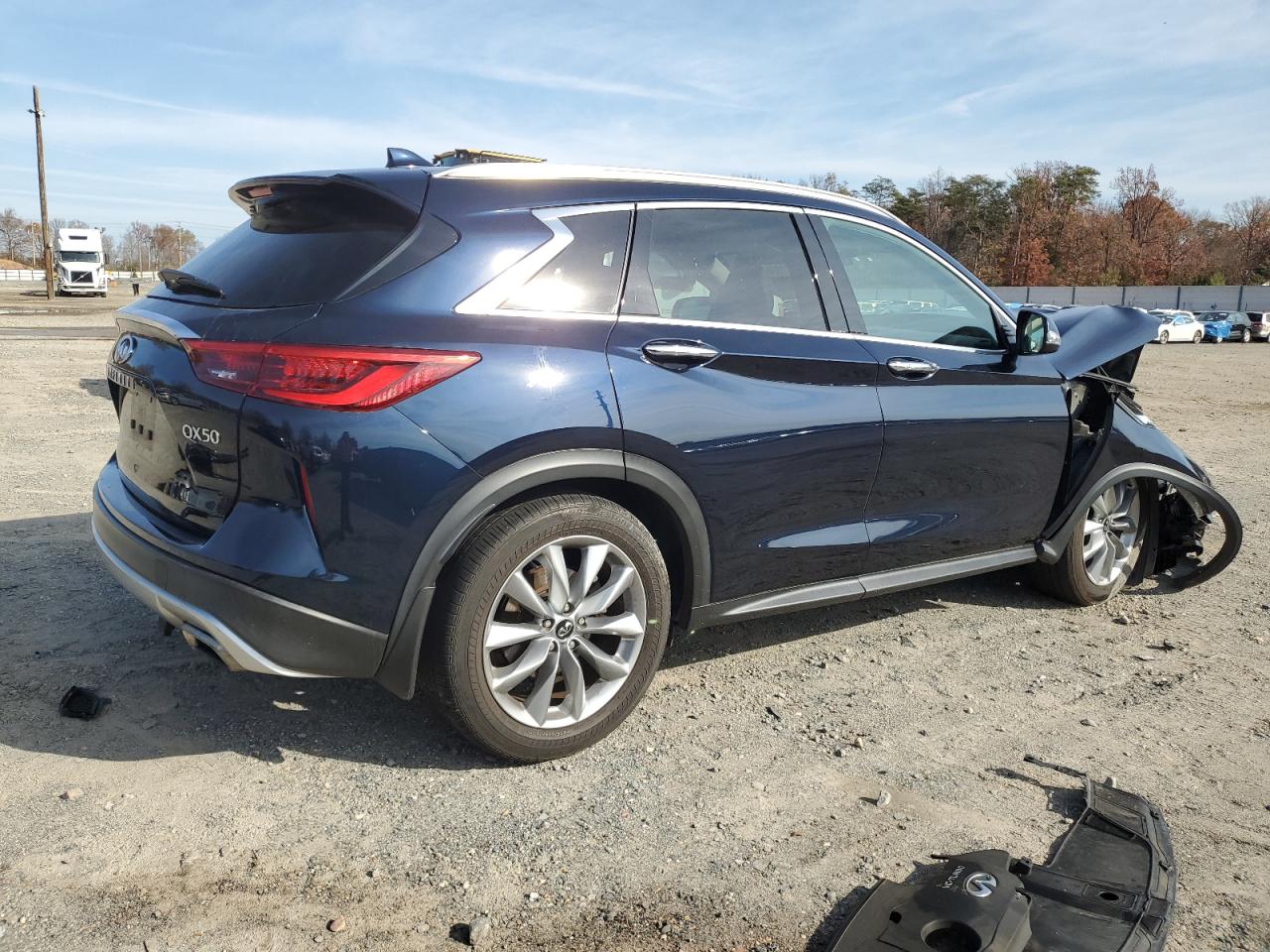 2019 Infiniti QX50 - Image 3