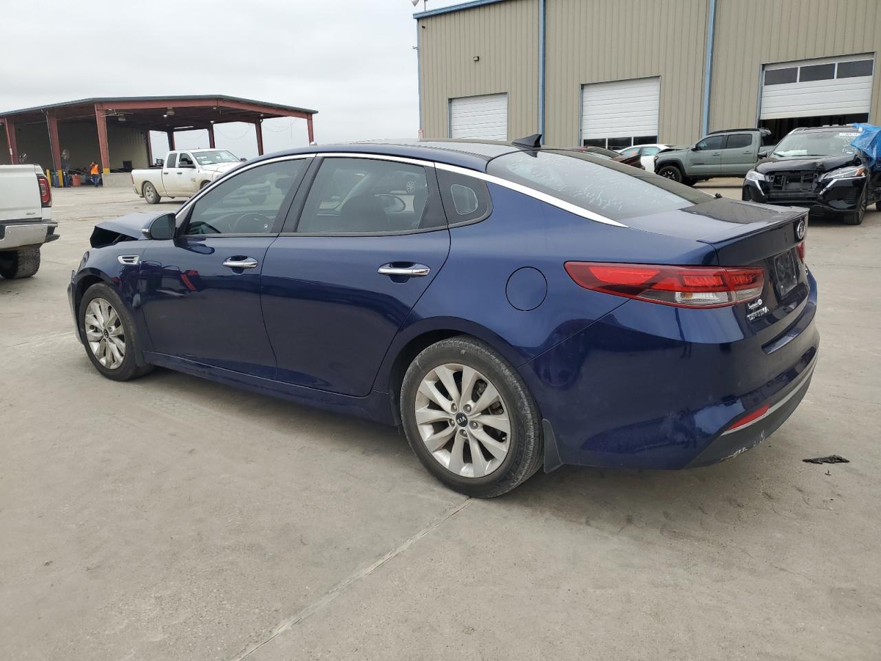 2018 Kia Optima - Image 2