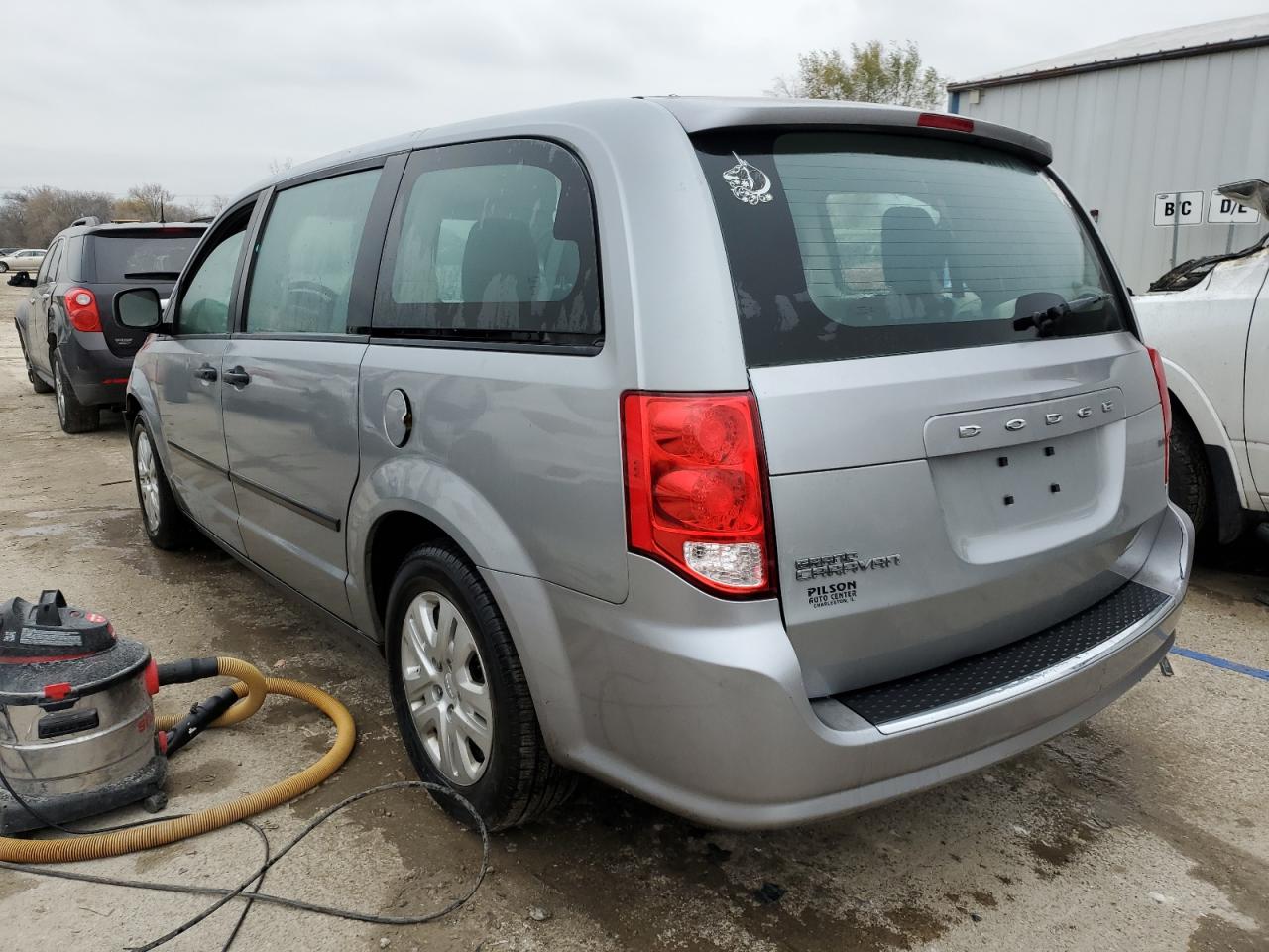 VIN 2C4RDGBGXFR512555 2015 DODGE CARAVAN no.2