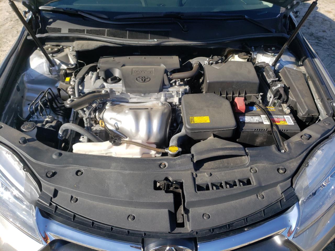 2015 Toyota Camry - Image 11