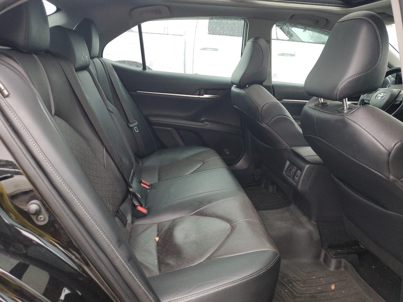 2022 Toyota Camry - Image 10