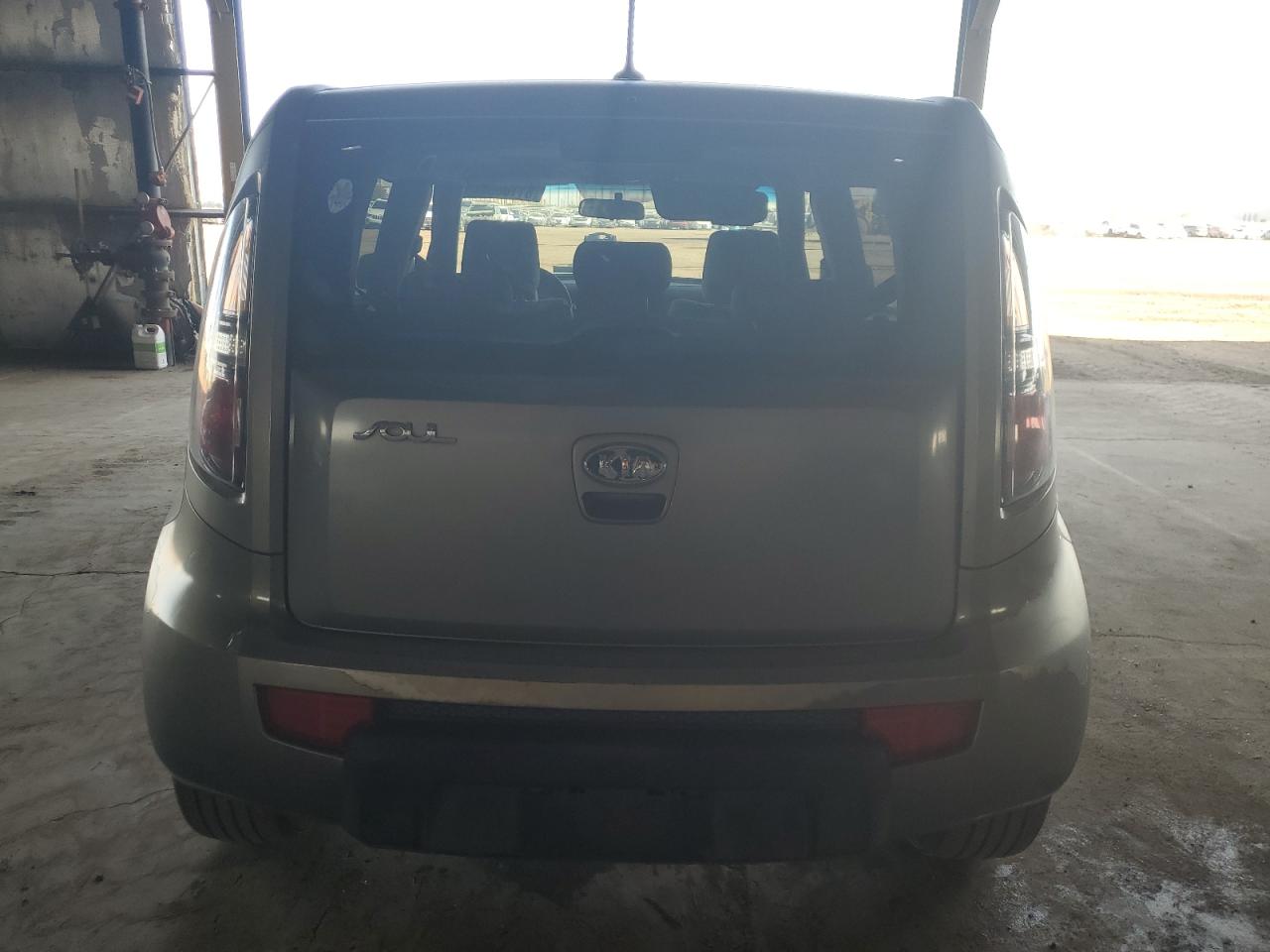 2010 Kia Soul + VIN: KNDJT2A22A7031248 Lot: 81106614