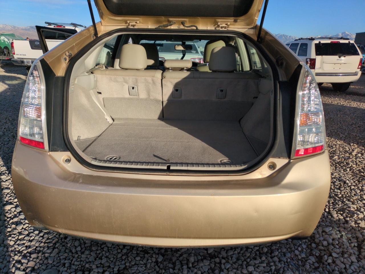 2011 Toyota Prius - Image 6