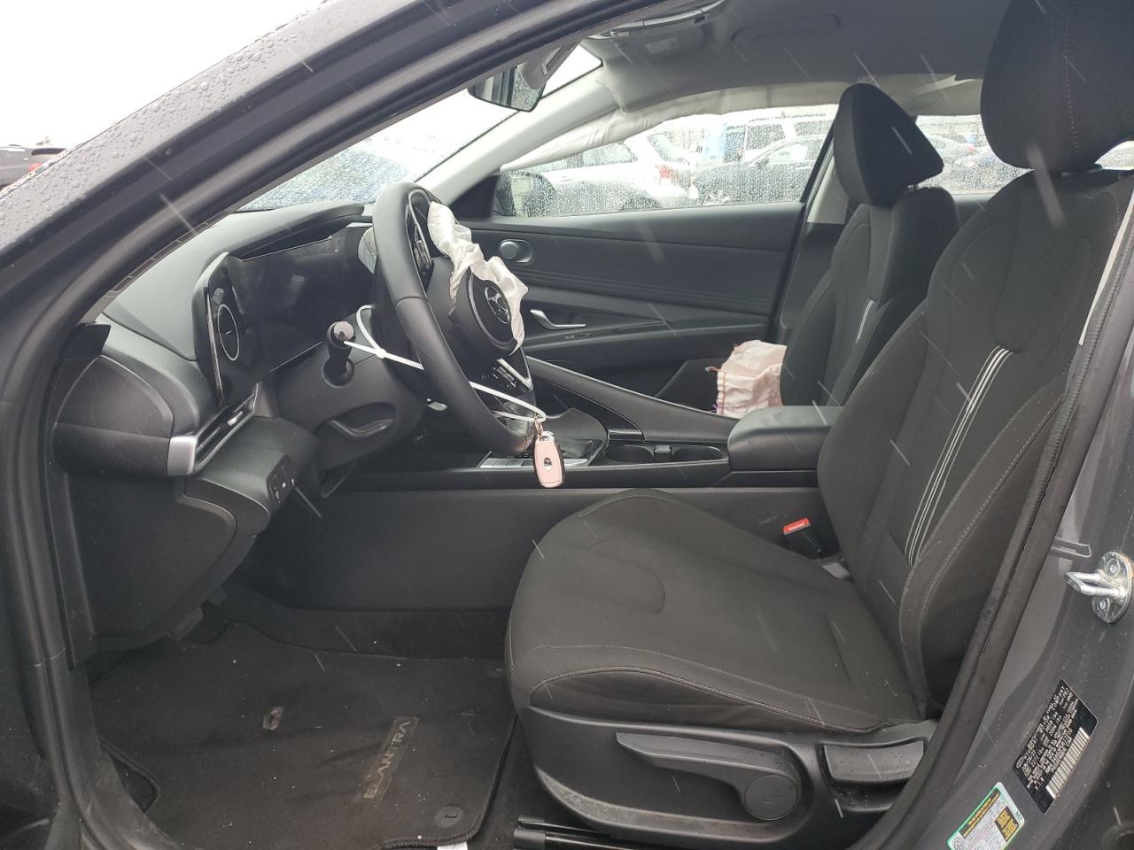 2023 Hyundai Elantra - Image 7