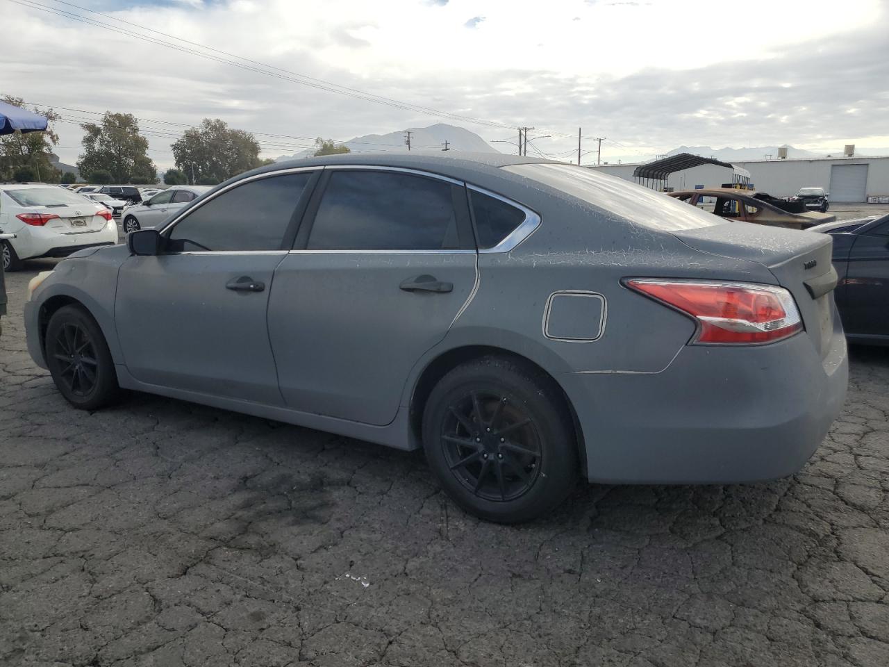2014 Nissan Altima - Image 2
