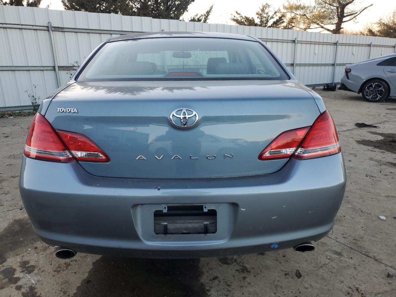 2006 Toyota Avalon - Image 6