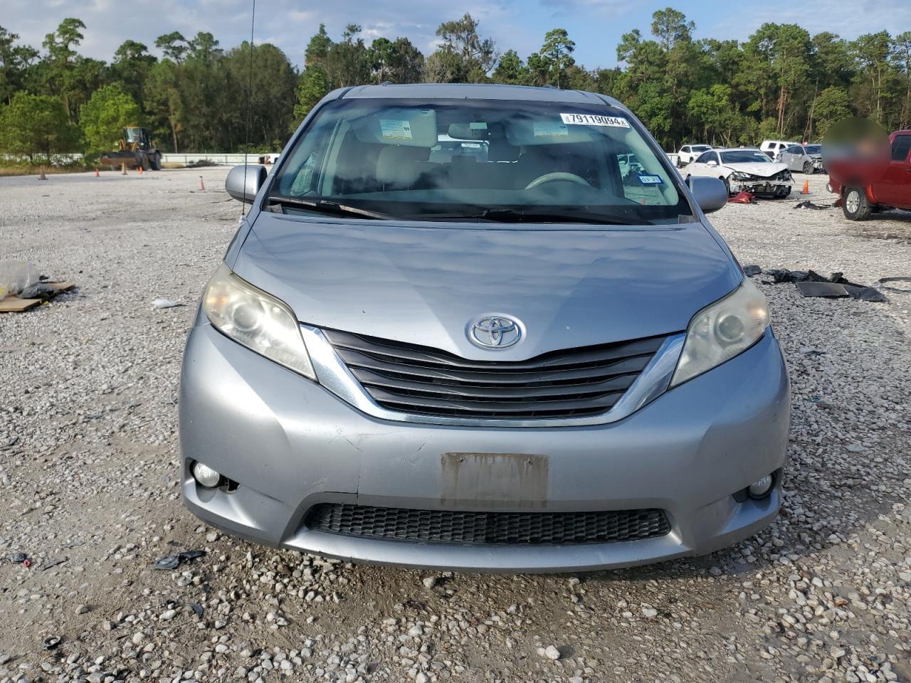 VIN 5TDYK3DC3DS336358 2013 TOYOTA All Models no.5