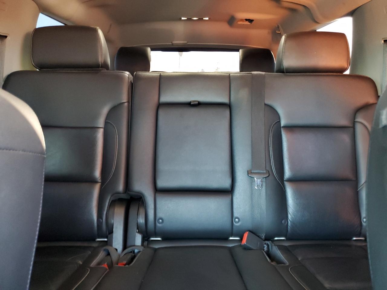 2018 Chevrolet Suburban - Image 10
