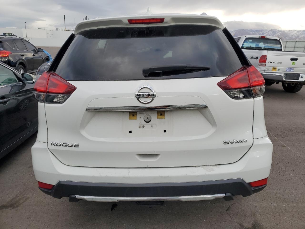 2018 Nissan Rogue - Image 6