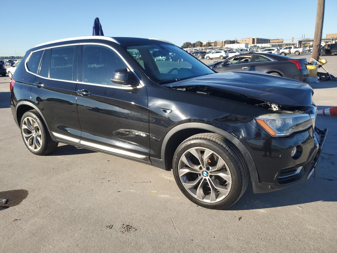 VIN 5UXWX9C30H0W73168 2017 BMW X3 no.4