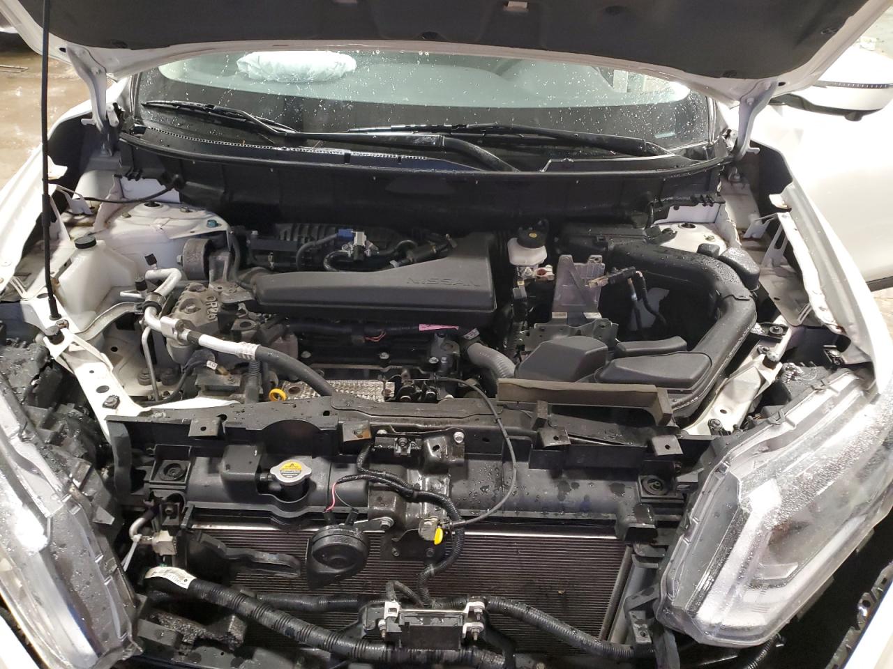 2018 Nissan Rogue - Image 12