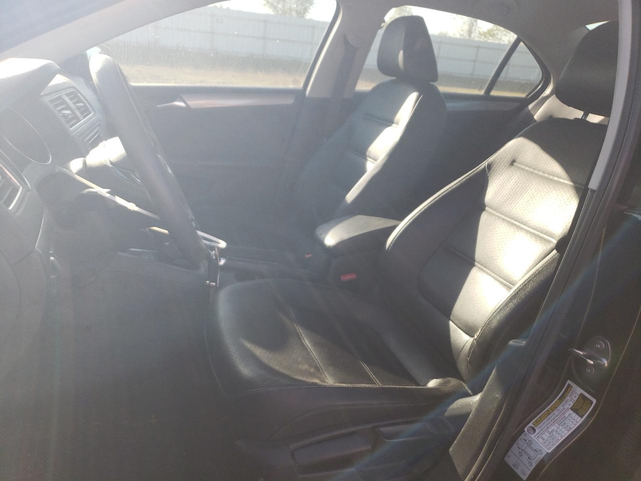 2018 Volkswagen Jetta - Image 7