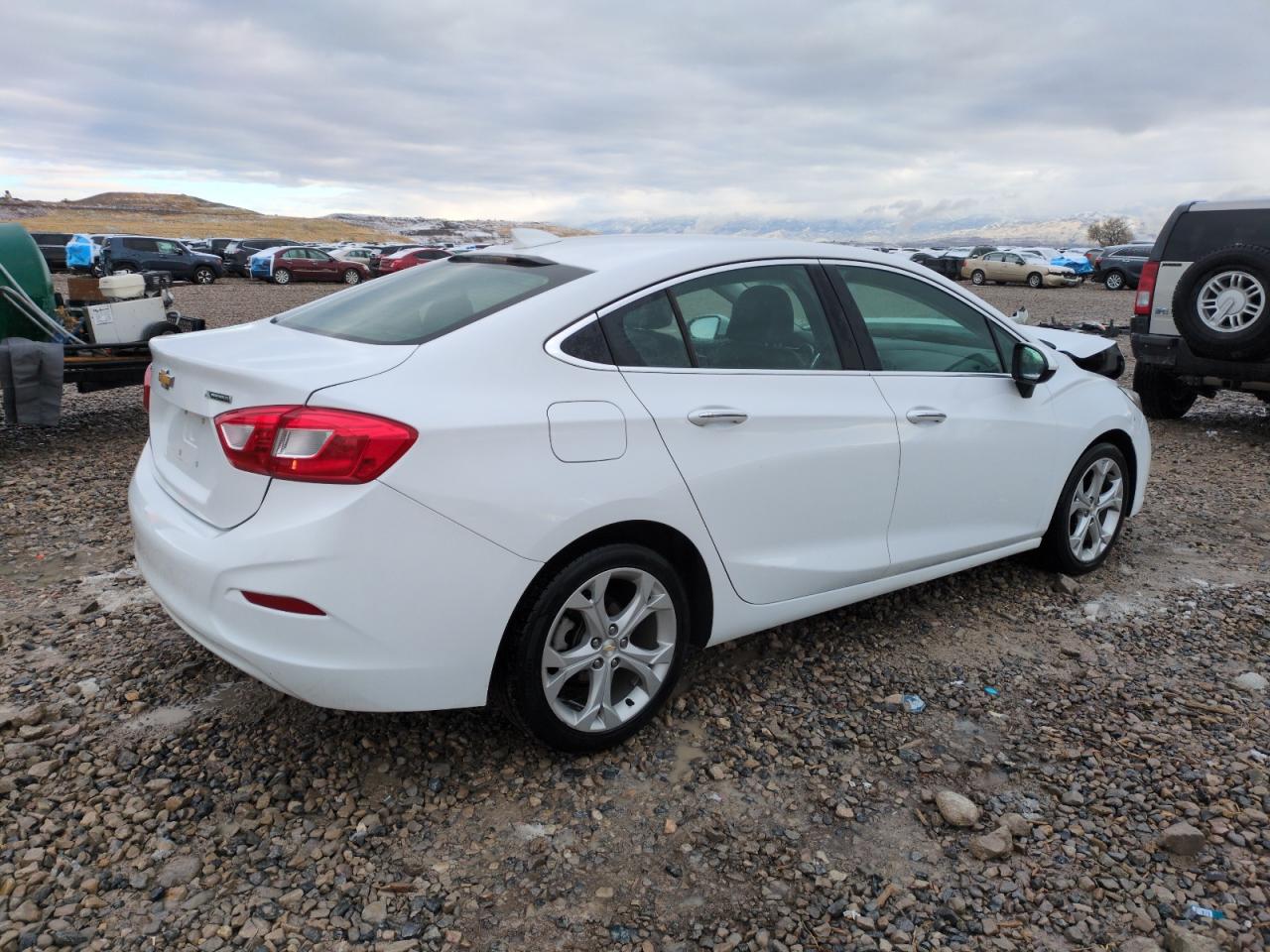 2017 Chevrolet Cruze - Image 3